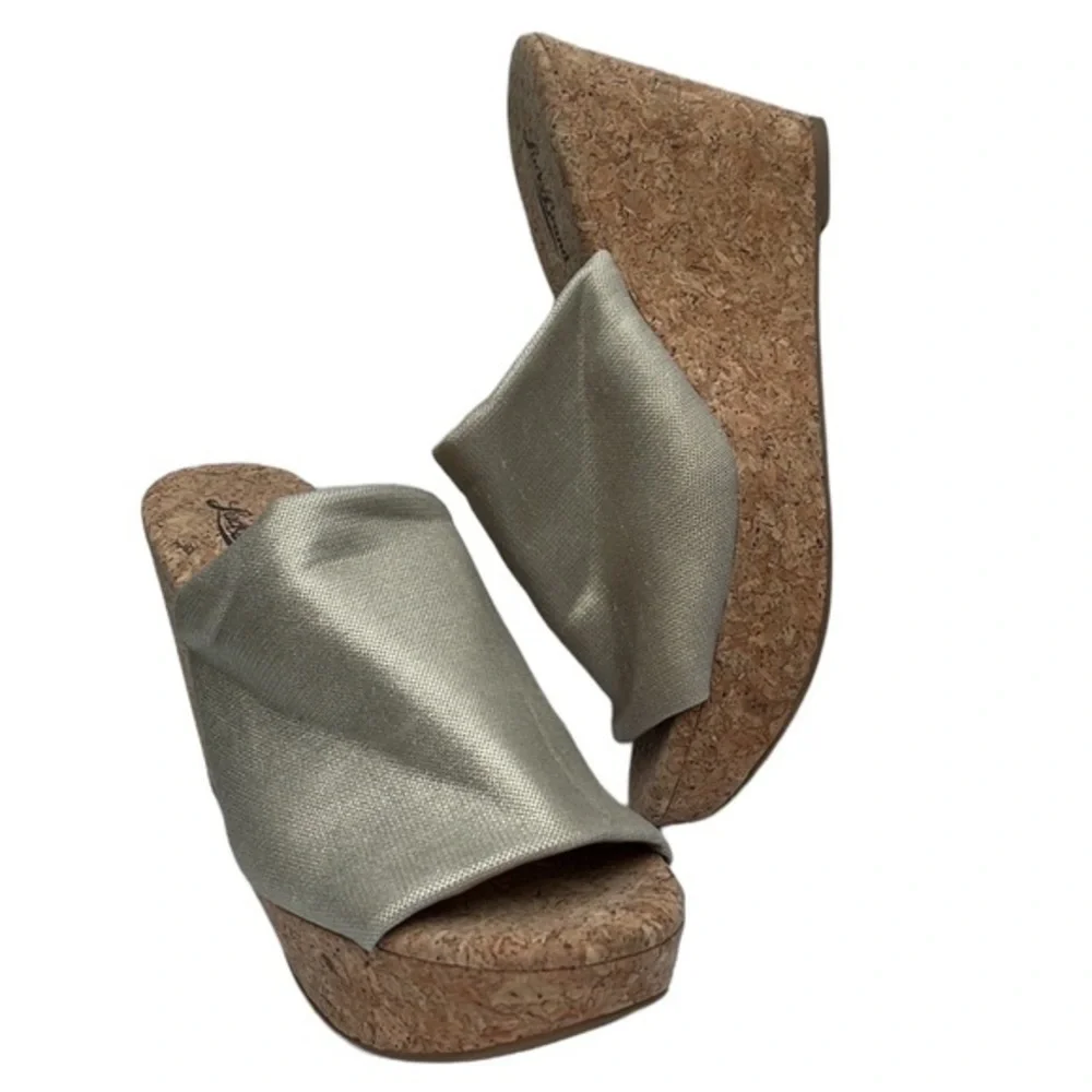 Lucky Brand Wedges Gold Metallic/Cork size 9 brand new